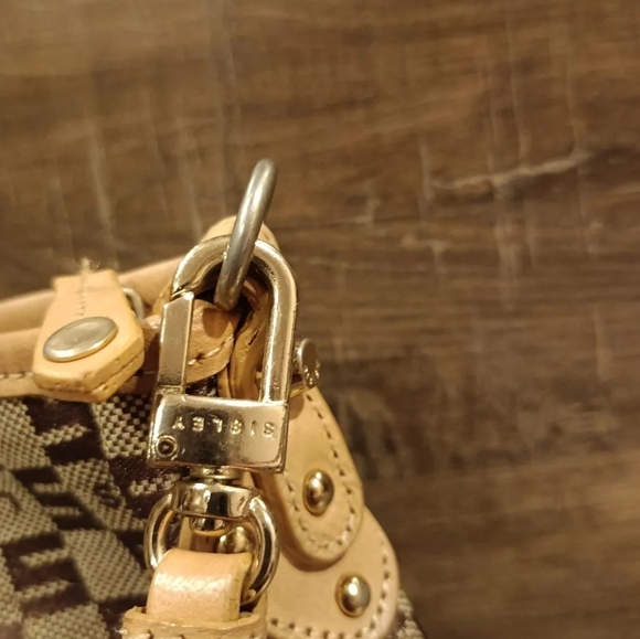 SOLD OUT 🎖🎖🎖🎖Sisley Paris Sling Bag - Picture 3 of 8